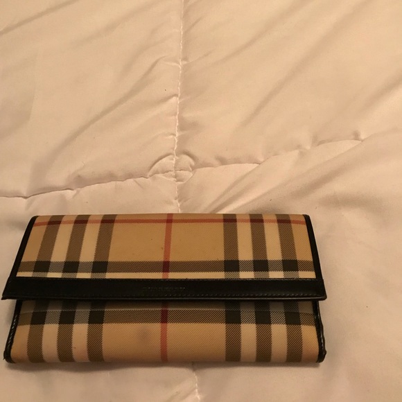 Burberry wallet - Picture 1 of 3